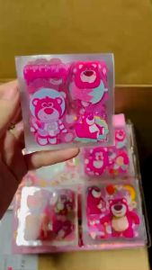 Hộp 100 Tấm Sticker Gấu Dâu Gấu Lotso Lotto Bear Hình Dán Chống Nước Trang Trí Sổ Bìa Sách Dễ Thương Đồ Chơi Trẻ Em