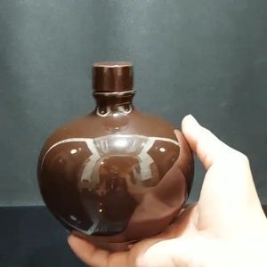 Nậm Rượu 500ML gốm men sứ Bát Tràng mẫu bầu tròn quả thị màu nâu đỏ - Nậm Rượu Bát Tràng cho giới sành tửu – Nậm Rượu Đẹp - Bình Đựng Rượu (L2)