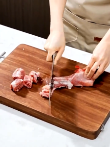 เขียงไม้มะเกลือนำเข้าไม้เนื้อแข็งต้านเชื้อแบคทีเรียและป้องกันโรคราน้ำค้างในครัวเรือนเขียงครัวเขี บอร์ดตัดอเนกประสงค์ไม้มะเกลือนำเข้า 2 ด้านไม่ง่ายขึ้นรูปทนทานใช้กันอย่างแพร่หลาย