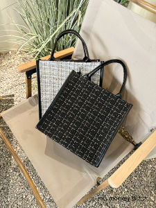 กระเป๋าผู้หญิงทรงสี่เหลี่ยม กระเป๋าใส่อาหารกลางวัน กระเป๋าถือแฟชั่น กระเป๋าถือแบบพกพา กระเป๋าผ้าลายสก็อตสีทอง