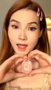 PINKFLASH Soft Pigment Face Highlighter Contour Palette Shimmer Soft Smooth Naturally Pigmented 4 Colors PF-F02