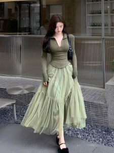 French Tea Break Green V-neck Knitted Slim Fit Top High Waist Puffy Mesh Skirt Elegant Atmosphere Two-piece Set Cotton Material