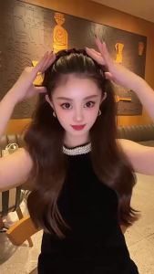 Sweet And Elegant Velvet Headband With Pearl Rhinestones Non-Slip Wrap-Around Headband Fashionable Hair Accessories