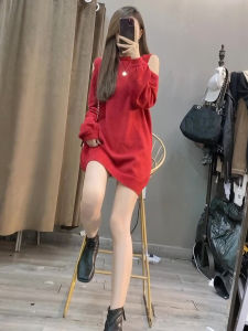 ชุดเดรสสีแดงแขนกุดหรูหราสำหรับผู้หญิง ฤดูใบไม้ผลิ 2025 ชุดเดรสสั้นทรงเอคอตัดครึ่งวงกลมแขนยาวผ้าถักสไตล์เกาหลี