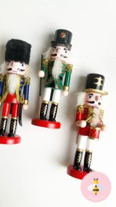 Pinky Bee Dekorasi Natal Nutcracker 20cm 70483600