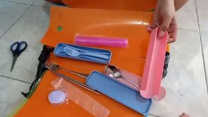 FAUS SENDOK GARPU SUMPIT PORTABLE SENDOK SET JERAMI ALAT MAKAN KOREAN SOUVENIR FREE TRAVELING