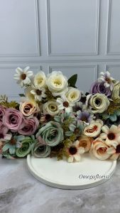 Bunga Rose Selestia: Hiasan Cafe & Rumah dengan Dekorasi Wedding & Pelaminan