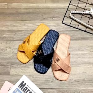 Dép thời trang nữ quai chéo đính charm sang trọng LADISO - TT435