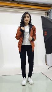 New Arrival Jaket Parasit Wanita Model Bolak Balik Parasut Premium Cewek Lembut Nyaman