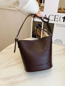 Bag Retro Fashion Commuter Bucket Bag Female New Arrival Casual Easiest for Match Shoulder Underarm Bag Niche Style Western Style Messenger Bag