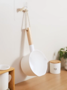HOVELSHOP Gayung Air Kamar Mandi Handle Gagang Kayu Tempat Cuci Sayur Dapur Serbaguna