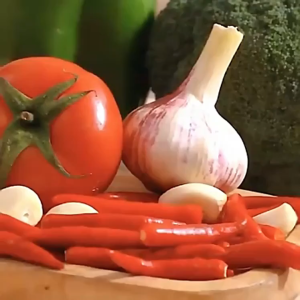 Electrolux เครื่องบดเนื้อ เครื่องบดอาหาร เครื่องสับ เครื่องปั่นผลไม้ ปั่นและบดรวดเร็ว ถอดออกได้ ทำความสะอาดได้ ปุ่มเริ่มต้น 2 ปุ่ม