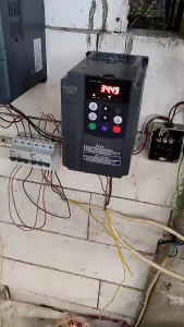 [Jaminan] Konverter Inverter Frekuensi 1.5Kw / 2.2Kw / 5.5Kw / 7.5Kw Input Inverter 3Fase 380V Output 3Fase 380V Pengontrol Kecepatan Variabel untuk Motor 3-Fase Stok Siap pakai WSW