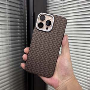 Lightweight Thin Carbon Fiber Patterned Phone Case for  16ProMax 15pro Creative Weaving High-End Feel 16pm Anti-Slip Protective Cover IP15 Fall Protection Full Wrap