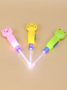 Glowing Ear Spoon with Light Adult Childrens Ear Cleaning Tool Ear Scrubbing Spoon with Lamp Lint Remover Home Personal Care Tool