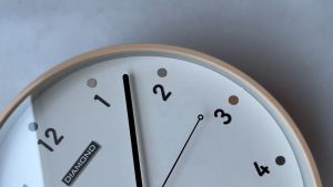 Jam Dinding DIAMOND 3002 Sweep Silent Senyap Diameter Besar 30cm Desain Minimalis Aesthetic