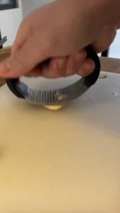 BOSSLU Alat Penghancur / Pengerus Bawang Putih Stainless Steel dengan Ganggang Hitam