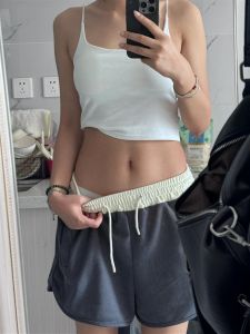 กางเกงขาสั้นผ้ายืดคอตตอนสีเทาสไตล์อเมริกันสำหรับผู้หญิง ทรงสปอร์ตเอวสูง ทรงบาง กางเกงขายาวสามส่วน ใส่ไปทำงานได้