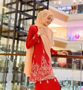 Sopan Warisan Baju Kurung Riau Moden Lace Printed with Diamonds