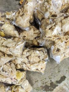 Kerupuk Melarat khas Cirebon dengan sambel asem