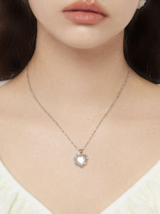 Original Design Sweet Cool Y2K Abalone Heart Necklace for Women Fashion Jewelry Fresh out Mixed Gemstone Embedded Twisted Chain