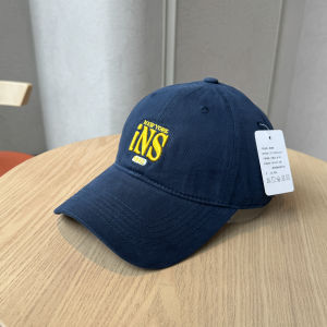 หมวกเบสบอลทรงกลมแบบปักลายตัวอักษรสไตล์เกาหลีสำหรับฤดูใบไม้ผลิและฤดูใบไม้ร่วง หมวกเบสบอลชายทรงกว้างทำจากผ้าฝ้าย หมวกทรงเข็มขัดโลหะ