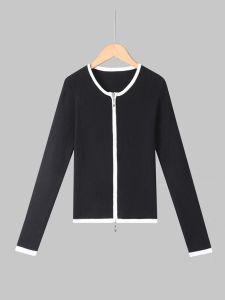 เสื้อคาร์ดิแกนถักคอวีผ้าขนสัตว์สีดำและสีขาว ฤดูใบไม้ผลิ 2024 ใหม่ สำหรับผู้หญิง ทรงเข้ารูป แขนยาว ปกติ ปกติ