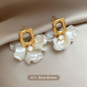 French Style Petal Zircon Earrings Womens Gold Unique White Luxury Sensation Small Niche Fashionable Jewelry Ear Jewelry