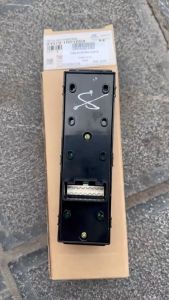 Công tắc lên xuống kính tổng(bên trước trái) Hyundai Accent 2011-2014