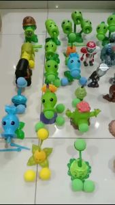 MINIATUR MAINAN PLANT VS ZOMBIE BISA TEMBAK PELURU