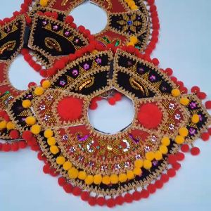 Badong Kecak: Kalung Motif Tari Adat Bali