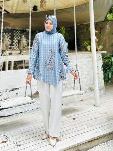 (n) BRAINLY BEE RANIA Baju Atasan Kemeja Monogram Wanita Muslimah Rania Shirt By New Brainlybee. Nazra Sha