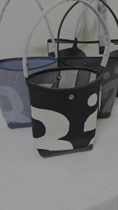 พร้อมส่ง กระเป๋าทรงถัง เรียลลี่ Really มี 2 สี เดนิม เเละ ดำ งานพร้อมถุงผ้าเเละป้ายเเทรค สำหรับหิ้ว หรือคล้องแขนเก๋ๆ งานหนึ่งต่อหนึ่ง สินค้าจำนวนจำกัด กระเป๋าทรงถังรีวิว - Lazada