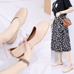 รองเท้าส้นแบนหนังนิ่มสำหรับผู้หญิง ฤดูใบไม้ผลิและฤดูร้อน รองเท้าสวมสบาย ส้นแบน ทรงหัวเหลี่ยม พื้นยาง สีพื้น