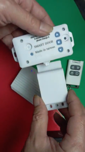 Tự dừng cửa cuốn sóng 433 mhz mã học thông minh - Cửa dừng khi chạm vật cản