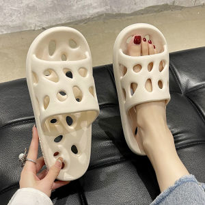 รองเท้าแตะพื้นนุ่มแบบโปร่งใสสำหรับผู้หญิงในช่วงฤดูร้อนที่มีลวดลายแฟชั่นและทนทานต่อการลื่นไหลในห้องน้ำ รองเท้าแตะพื้นนุ่มสำหรับสวมใส่ในบ้านและกลางแจ้ง