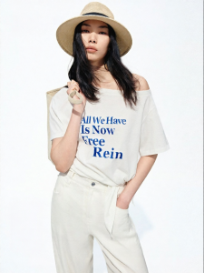 MO&Co. | Short Sleeve Water Print Asymmetric Hem T-shirt
