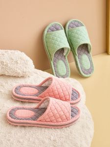 รองเท้าแตะผ้าฝ้ายสามชั้นหนาสไตล์ญี่ปุ่นสำหรับคู่รัก รองเท้าแตะสำหรับผู้หญิงในบ้าน ฤดูใบไม้ผลิและฤดูใบไม้ร่วง รองเท้าแตะในบ้าน กันลื่น ดูดซับเสียง