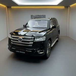 Simulation 1:  24-inch Toyota Land Cruiser Key Edition alloy car model figurine for boys toys