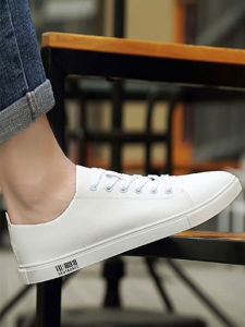 สีขาว รองเท้าผ้าใบผู้ชาย Low-Top Single Layer หนัง ก้นแบนสไตล์บาง ฤดูร้อน ลำลอง รองเท้า ระบายอากาศได้ดี พื้นรองเท้ายางหัวกลม