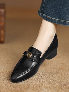 Genuine Leather Camellia Lazy Loafers Womens Spring 2025 New Retro Mini Leather Shoes Soft Bottom Single Shoes Fashionable Flats