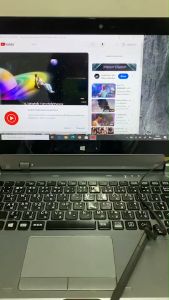 แท็บเล็ต2in1 Fujitsu ArrowsTab Q616/P cpu CoreM m3-6y30(RAM:4GB/SSD:128GB)มีคีย์บร์อดและปากกาตรงรุ่น