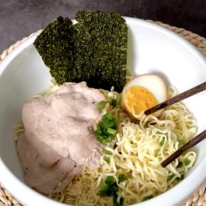 บะหมี่รสซุปหมูสับสูตรเข้มข้น ตรา ว๊าว ว๊าว มาม่ารสซุปหมูสับS2 อาหารแห้งสำเร็จรูป บะหมี่กึ่งสำเร็จรูป  มาม่า บะหมี่ 