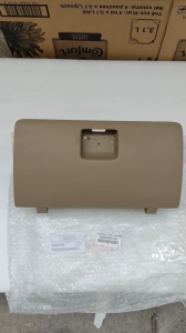 Nắp cốp giấy tờ dưới (bên phụ)xe Toyota Innova (2006-20112). XỊN