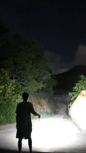 COD+3000LM 10W L2 Diving Flashlight Underwater 100M Depth Torch Lamp Fishing Camping Cycling Scuba Diving LED Waterproof Rechargeable Flashlight