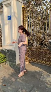 Bộ đồ lụa trung niên mặc nhà cho mẹ mùa hè cộc tay quần dài hoạ tiết chìm co giãn nhẹ thoáng mát
