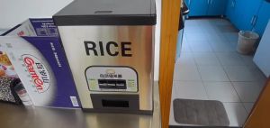 HEJI Stainless Rice Storage 25 Kilos Rice Dispenser Steel Rice Bucket Household Automatic Rice Cylinder Insect-proof Moisture-proof