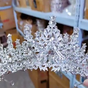 High-grade alloy hair accessories wedding dress rhinestone headband birthday crown dinner wedding headdress(Ready stock)