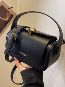 Fashionable Versatile Womens Crossbody Bag Stylish Handheld Small Square Bag High Quality Texture 2025 New Popular Bag