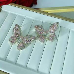 Elegant mother green butterfly fashion stud earring